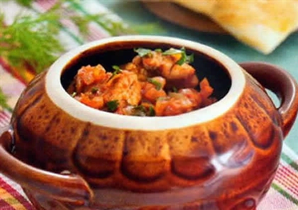 Свинина в горшочке с овощами