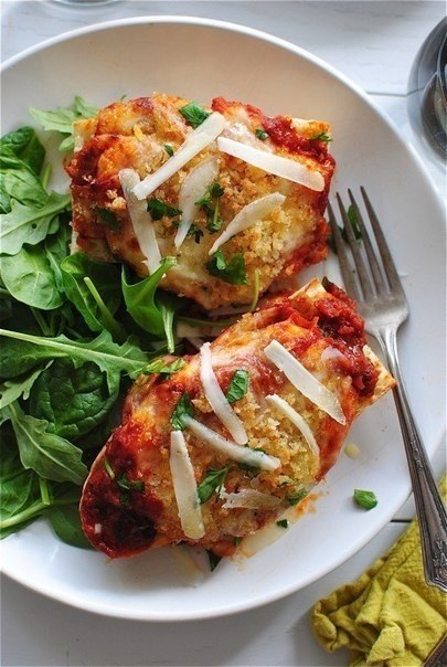 Курица в сыре под соусом