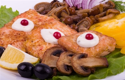 Семга запеченная с руколой и грибами
