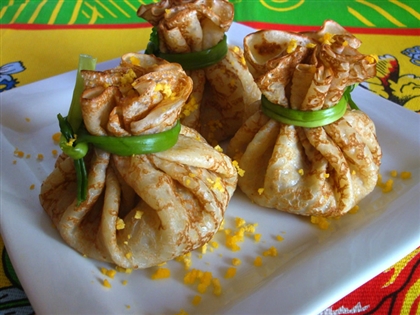 Блинные мешочки с мясом и печёнкой