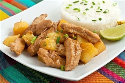 Курица с ананасами