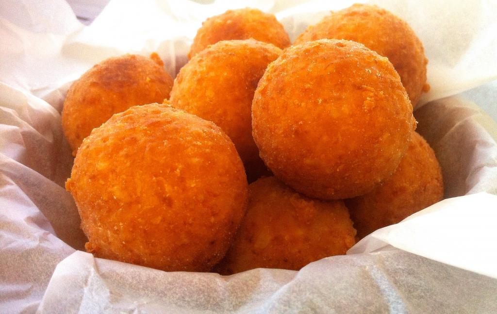 Сырные шарики из моцареллы