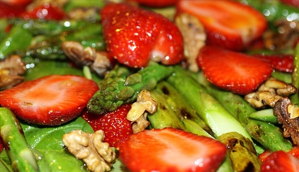 Клубника с утиной грудкой
